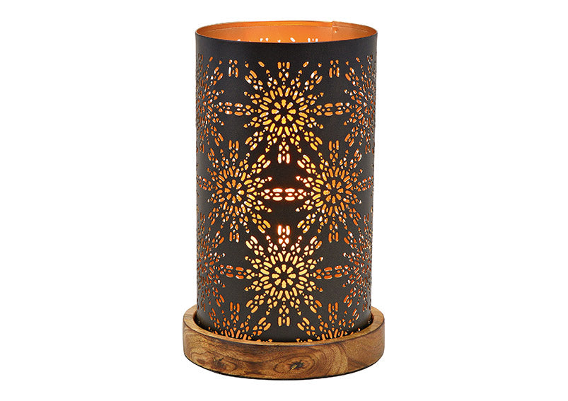 Windlicht auf Holzsockel in Blumen Dekor aus Metall in der Farbe Schwarz (B/H/T) 13x22x13cm