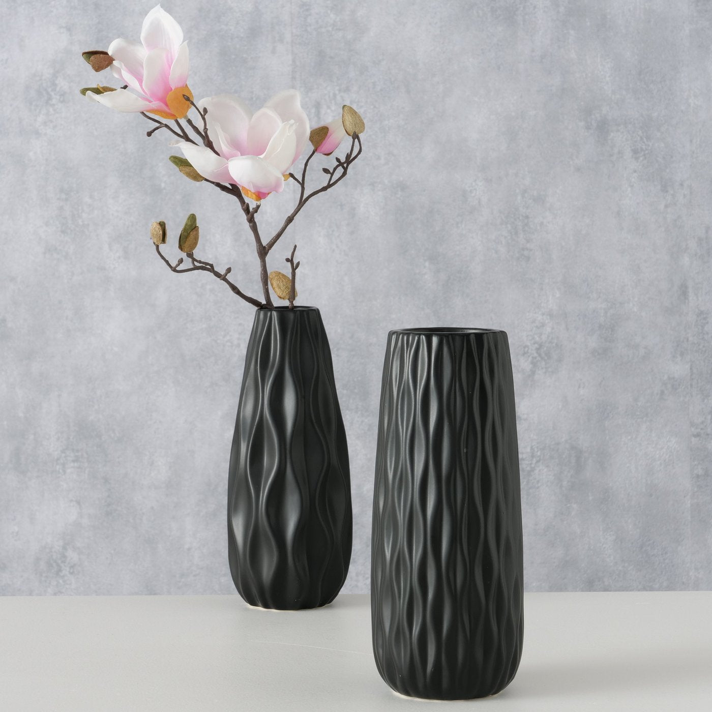 Vase "Luana" aus Keramik, Farbe schwarz, zwei Varianten, skandinavischer Style