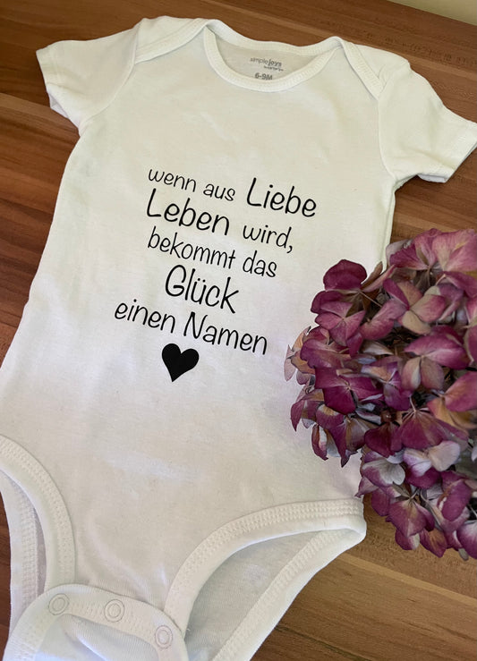 Personalisierte Babygeschenke - BabyBody mit Schriftzug